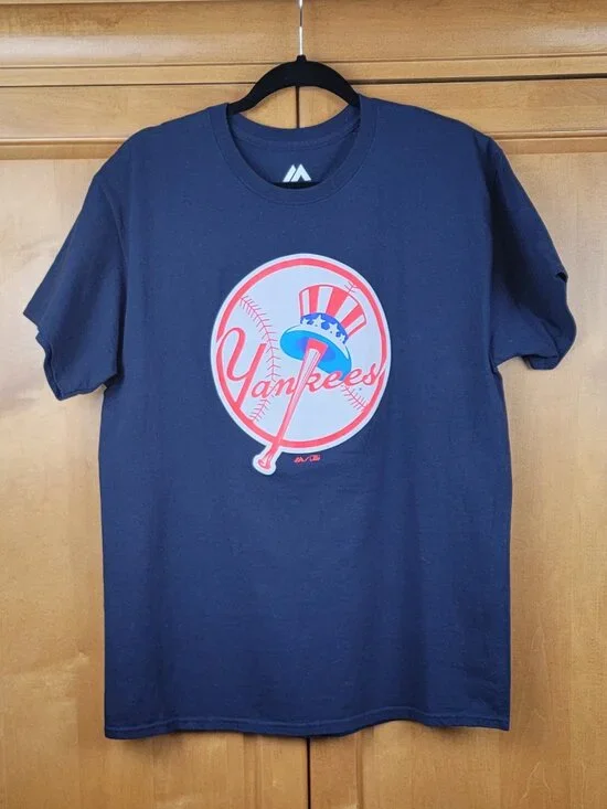 MLB Majestic Navy New York Yankees Round Logo Short Sleeve Tee - L - Picture 1 of 6